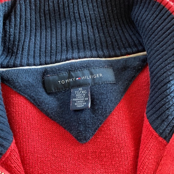 Classic Tommy Hilfiger Red and navy sweater - Picture 3 of 6